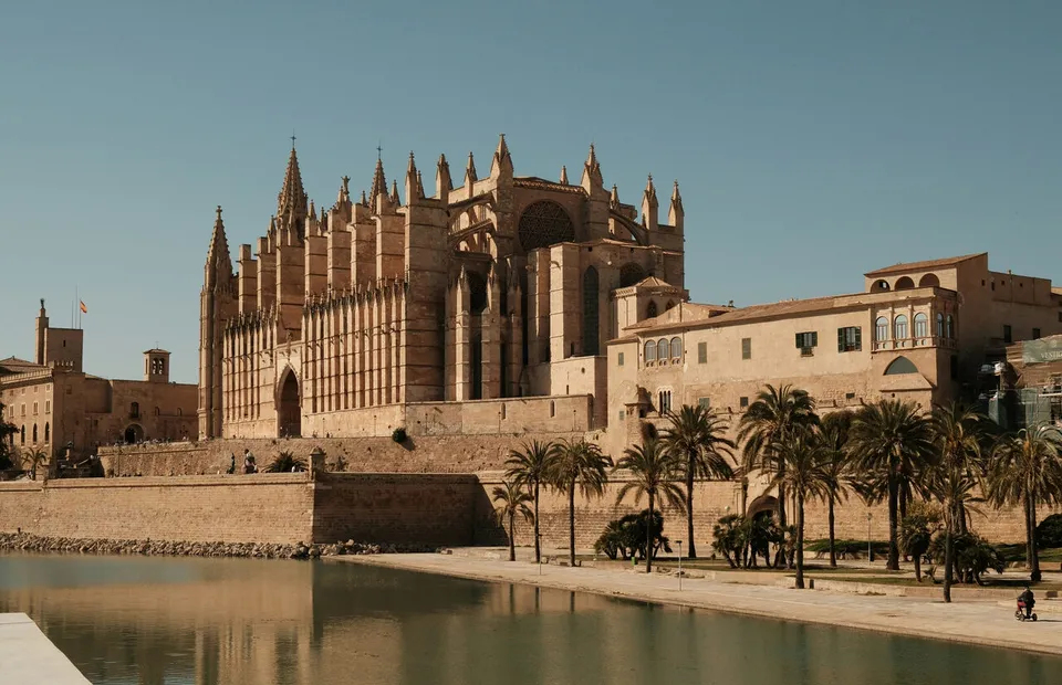 Hospitality Investment & Advisory